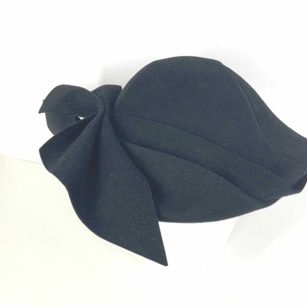 Vintage 40s G Howard Hodge Black Felt Hat w/ Oversized Bow – Classic Dress Style